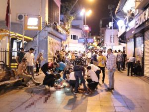 Kadıköy’de bıçaklı kavga: 2 yaralı