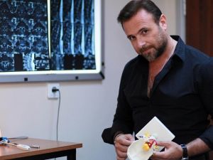 Yanlış diyet kemiklere zarar veriyor