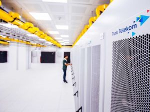 Türk Telekom 130 milyon TL yatırımla Esenyurt Veri Merkezi’ni açtı