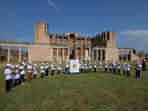 Öğrencilerden “Okumak Yaşamaktır” projesine destek