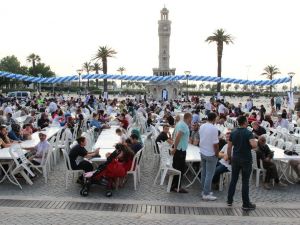 TÜMSİAD’tan 2 bin kişilik iftar yemeği