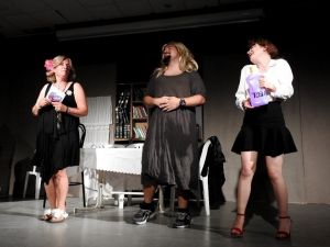 Çeşme’de tiyatro keyfi