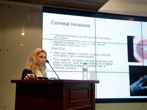 Rus hekimlere lazerle katarakt tedavisini anlattı