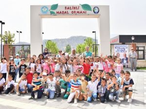 Çocuklar hem kitap okudu, hem eğlendi