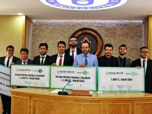 Sanal Borsa yarışmasında başarılı olan öğrenciler Rektörü ziyaret etti