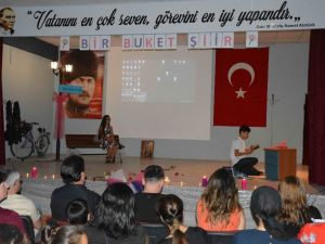 Öğrencilerden “Bir Buket Şiir”