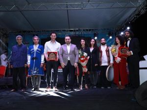 Fatsa’da Bekir Aksoy ve İrsel Çivit orkestrasından konser