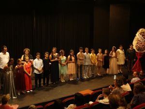 Ortaokullu konservatuvar öğrencilerinden dönem sonu konseri