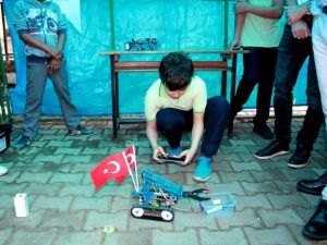 Öğrenciler buluşlarını sergiledi