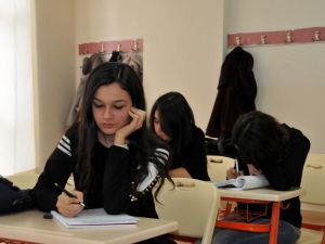 Sınav öncesi sessizlik uyarısı