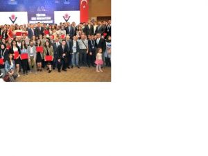 Özel Evrensel Fen Lisesi öğrencileri TÜBİTAK Lise Öğrencileri Araştırma Projeleri Yarışmasında Türkiye üçüncüsü oldu