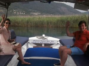 Ali Gülkiten Akyaka’da sezonun yorgunluğunu atıyor