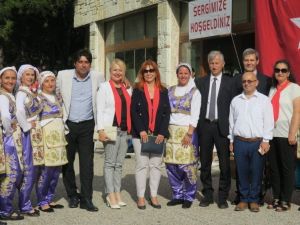 Foça Halk Eğitim Merkezinden yıl sonu sergisi