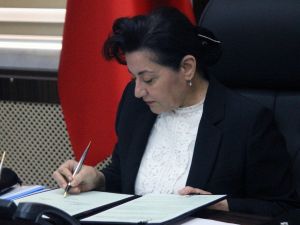 Hayırsever iş adamı arsasını eğitim için bağışladı