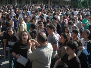 Liselere girişte bu yıl ilk kez uygulanan merkezi sınav başladı