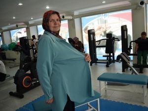 Düzenli spor yaparak 34 kilo verdi