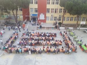 Çocuklarıyla aynı masada iftarda buluştular