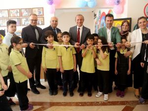 İhlas Koleji öğrencileri resim sergisi açtı