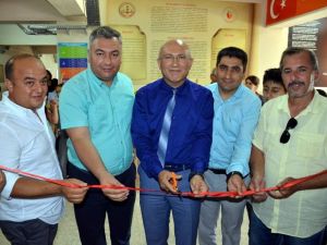 Özel eğitim sınıfında sergi heyecanı