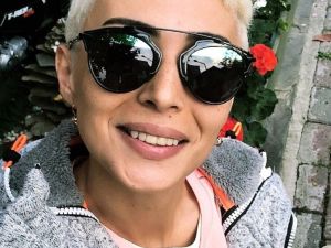 Almıla Hatun yeni imajıyla dikkat çekti