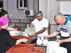 Sarıgöl Devlet Hastanesinde iftar yemeği