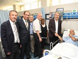 İngiliz yaşlı adam, ülkesinde değil İzmir’de şifa buldu