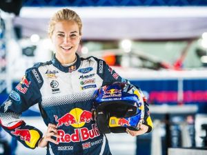 Burcu Esmersoy co-pilot oldu