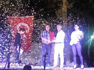 Öğrencilerin mezuniyetinde hüzünlü veda