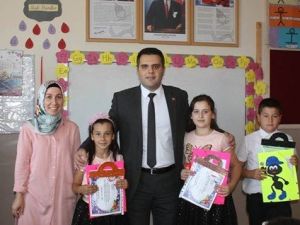 Gördes’te öğrenciler karnelerini aldı