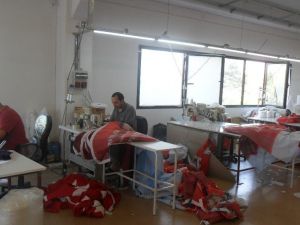 Seçimlerin kazananı bayrak üreticileri