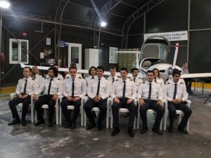 Bröveleri takılan 40 genç pilot, uçuşa ilk adımını attı