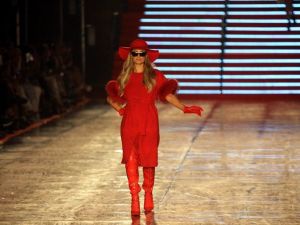 Antalya’da Paris rüzgarı