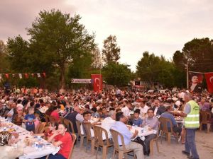Adala Mahallesi’nde iftar sofrası