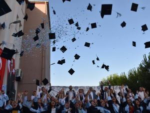 Buharkent MYO ilk mezunlarını verdi
