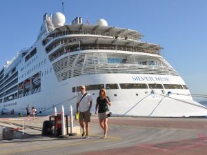 560 Amerikalı turist gemiyle Kuşadası’nda