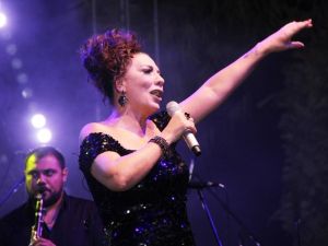 Işın Karaca dolandırıcılıktan aranan eski kocası hakkında ilk kez konuştu