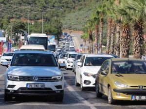 Kuşadası’nda bayram yoğunluğu devam ediyor