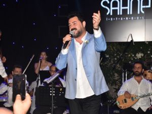 Serkan Kaya tatilcileri coşturdu