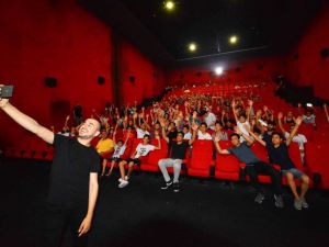 Fenomen Halil Söyletmez, hayranlarıyla buluştu