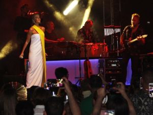 Sıla yeni imajıyla şaşırttı