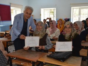 “Okuma Yazma Seferberliği” kursiyerleri sertifika aldı