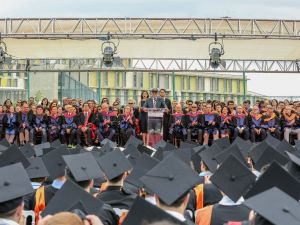 Özyeğin Üniversitesi’nde mezuniyet heyecanı