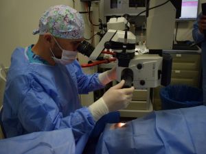 Göz ameliyatlarında bıçaksız dönem