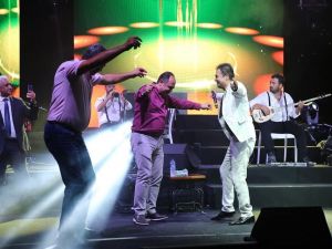 Oğuz Yılmaz Finikelileri coşturdu