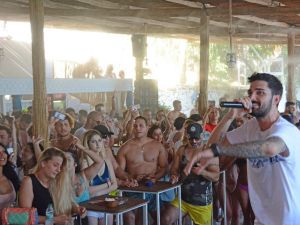 İdo Tatlıses hayranlarıyla buluştu