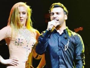 Emre Kaya Antalya’da hayranlarıyla buluştu