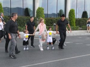 Shakira tekneyle boğaza açıldı