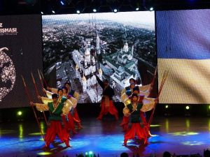 Bursa Altın Karagöz Halk Dansları Yarışması’nda yarı final heyecanı