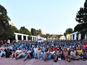 Açık Hava Yaz Sinemaları ’Kelebek’ ile başladı
