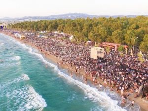 Kuşadası Gençlik Festivali devam ediyor